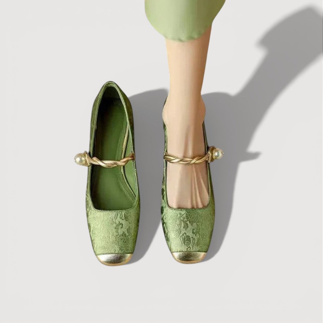 Krystal– Vintage Low-Heels