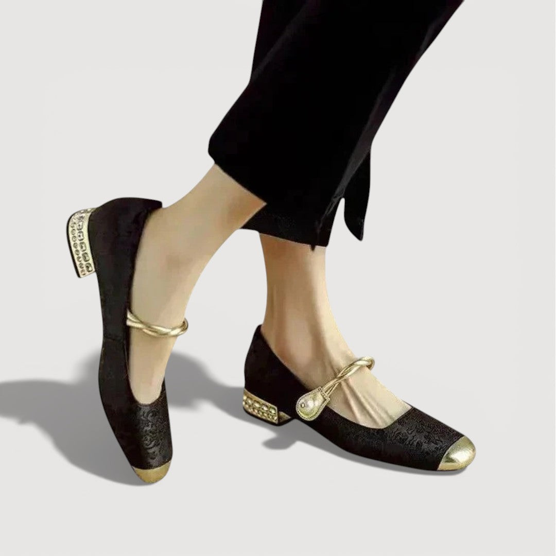 Krystal– Vintage Low-Heels